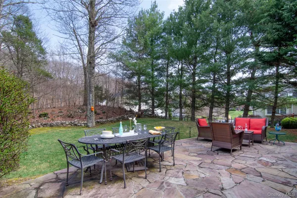 $989,000 | 77 Dimond Avenue, Cortlandt Manor, NY 10567