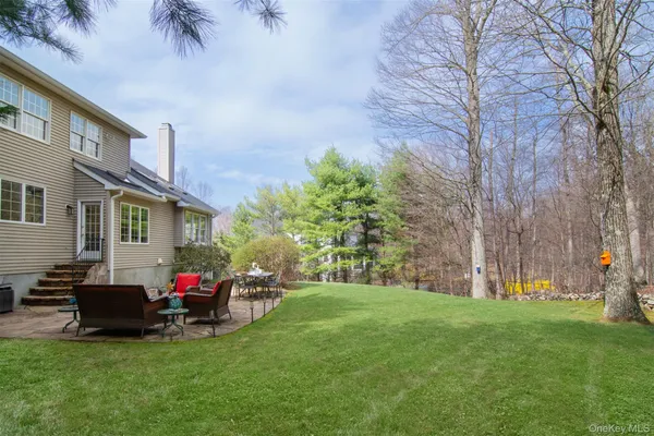 $989,000 | 77 Dimond Avenue, Cortlandt Manor, NY 10567