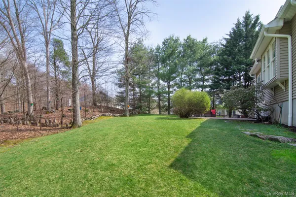 $989,000 | 77 Dimond Avenue, Cortlandt Manor, NY 10567