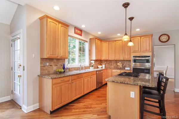 $989,000 | 77 Dimond Avenue, Cortlandt Manor, NY 10567
