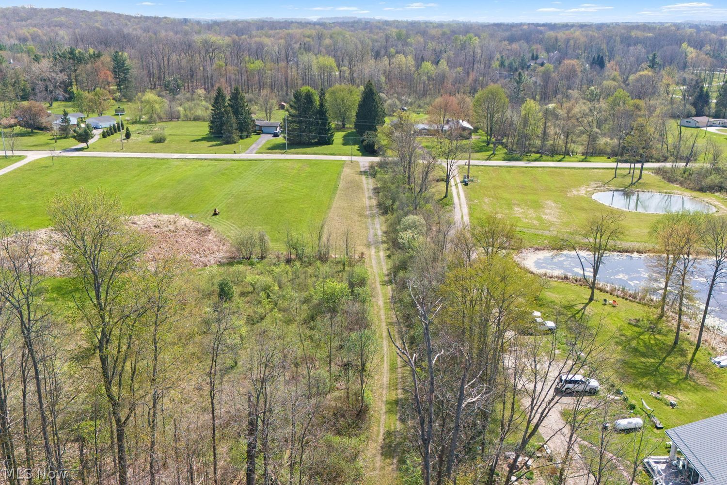 17990 Snyder Road Chagrin Falls, OH 44023 - Photo 3 of 21