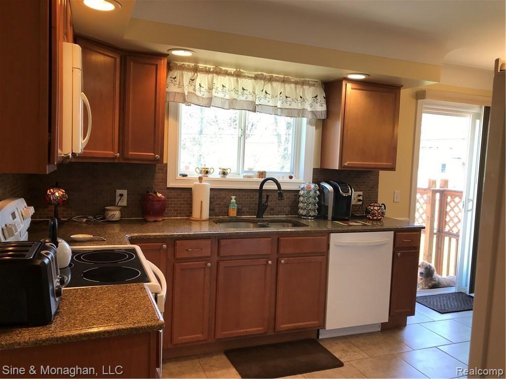 473 Cox Road St. Clair, MI 48079 - Photo 30 of 64 30 KITCHEN 3 473 COX RD.JPG