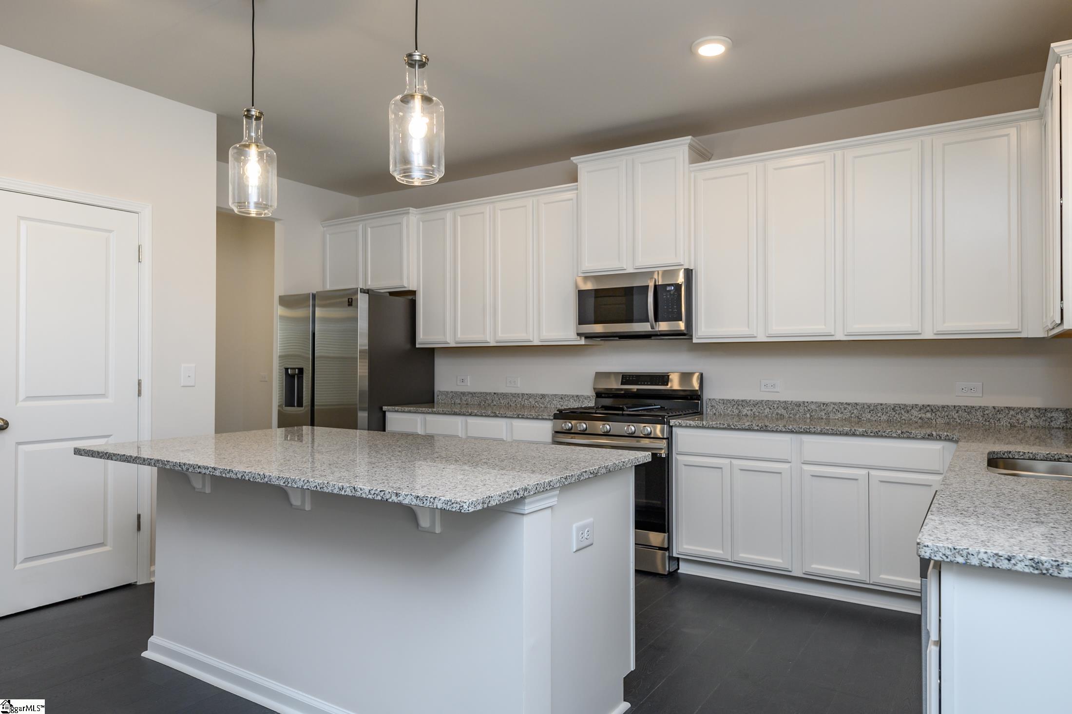 711 Chesterfield Court Boiling Springs, SC 29316 - Photo 8 of 30 Gallery Image 8