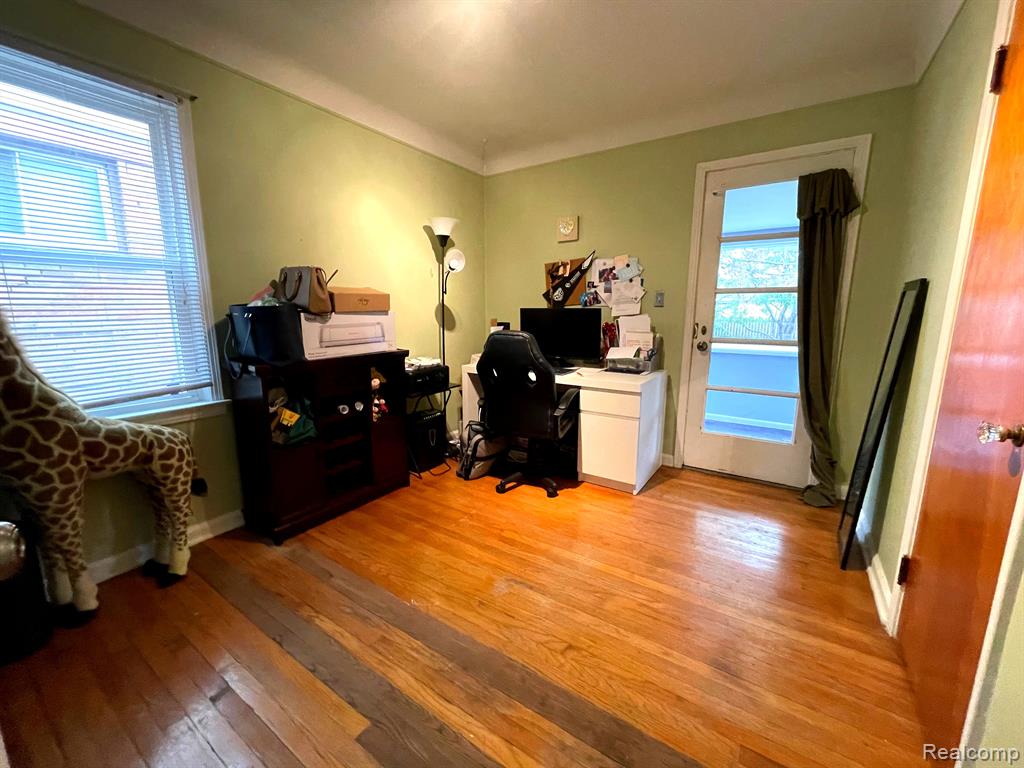 7431 Coolidge Street Center Line, MI 48015 - Photo 11 of 19