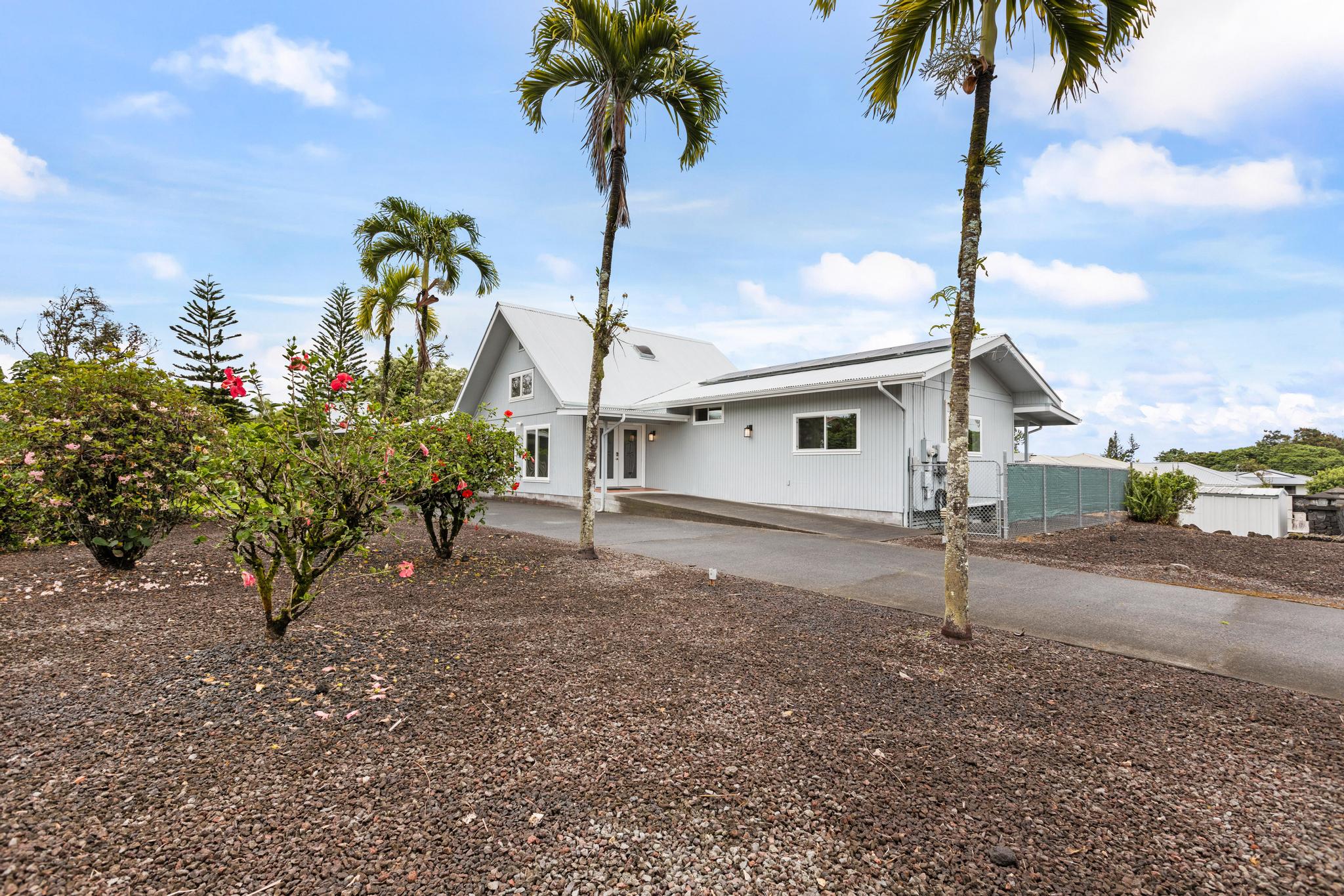 234 Kipa Street Hilo, HI 96720 - Photo 28 of 30 a house view with a garden space