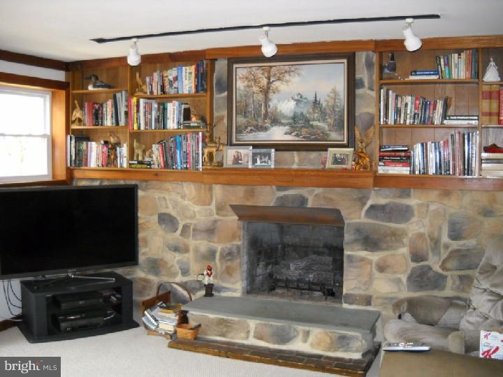 712 Carmet Road Rydal, PA 19046 - Photo 5 of 18 Family Room