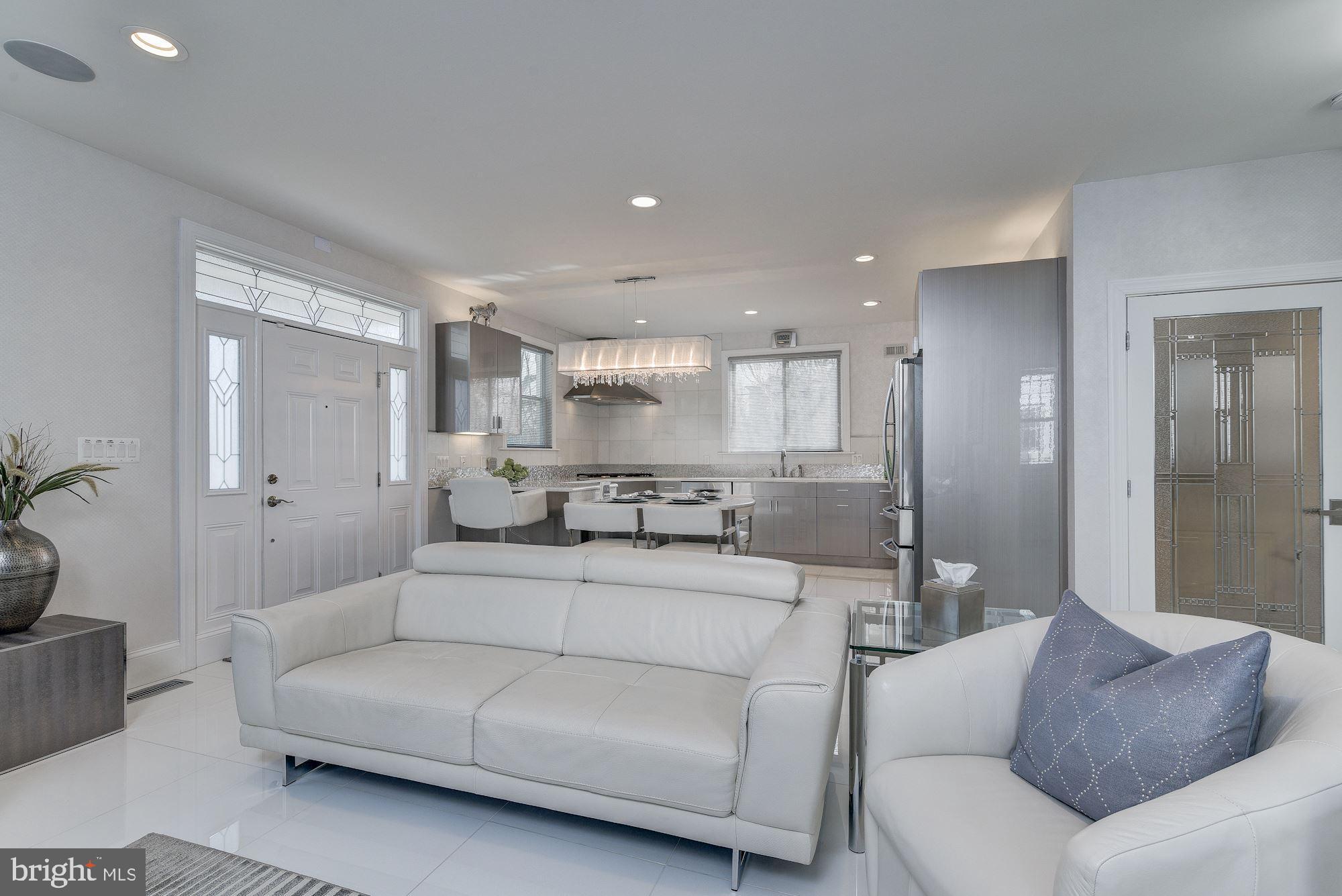 4200 Ridgewood Avenue Baltimore, MD 21215 - Photo 12 of 48 Family Room | Gourmet Kitchen