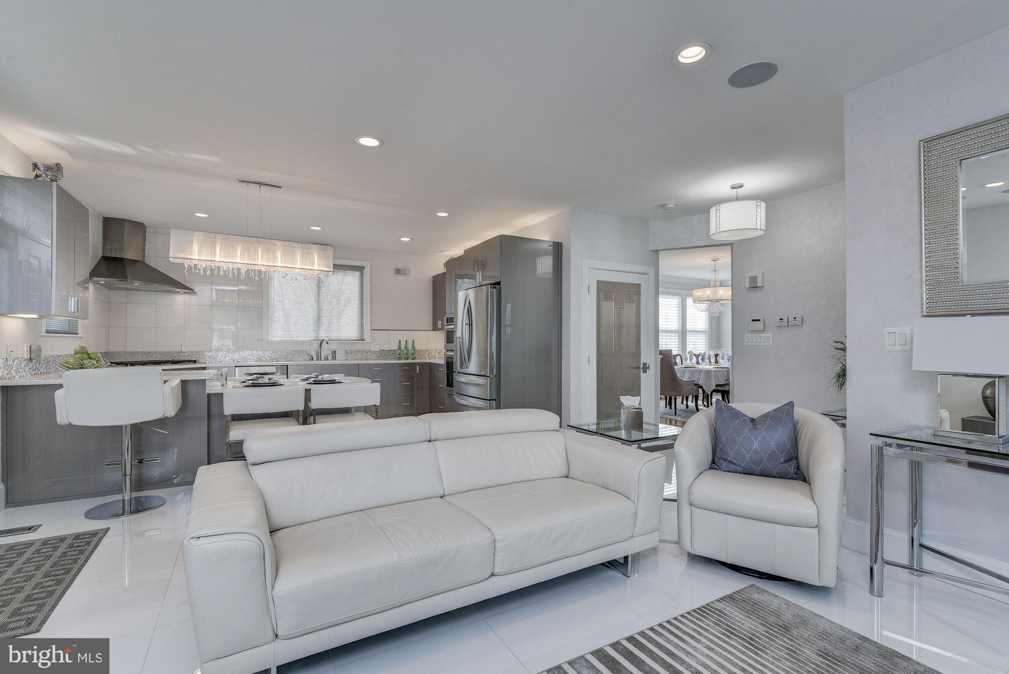 4200 Ridgewood Avenue Baltimore, MD 21215 - Photo 13 of 48 Family Room | Gourmet Kitchen