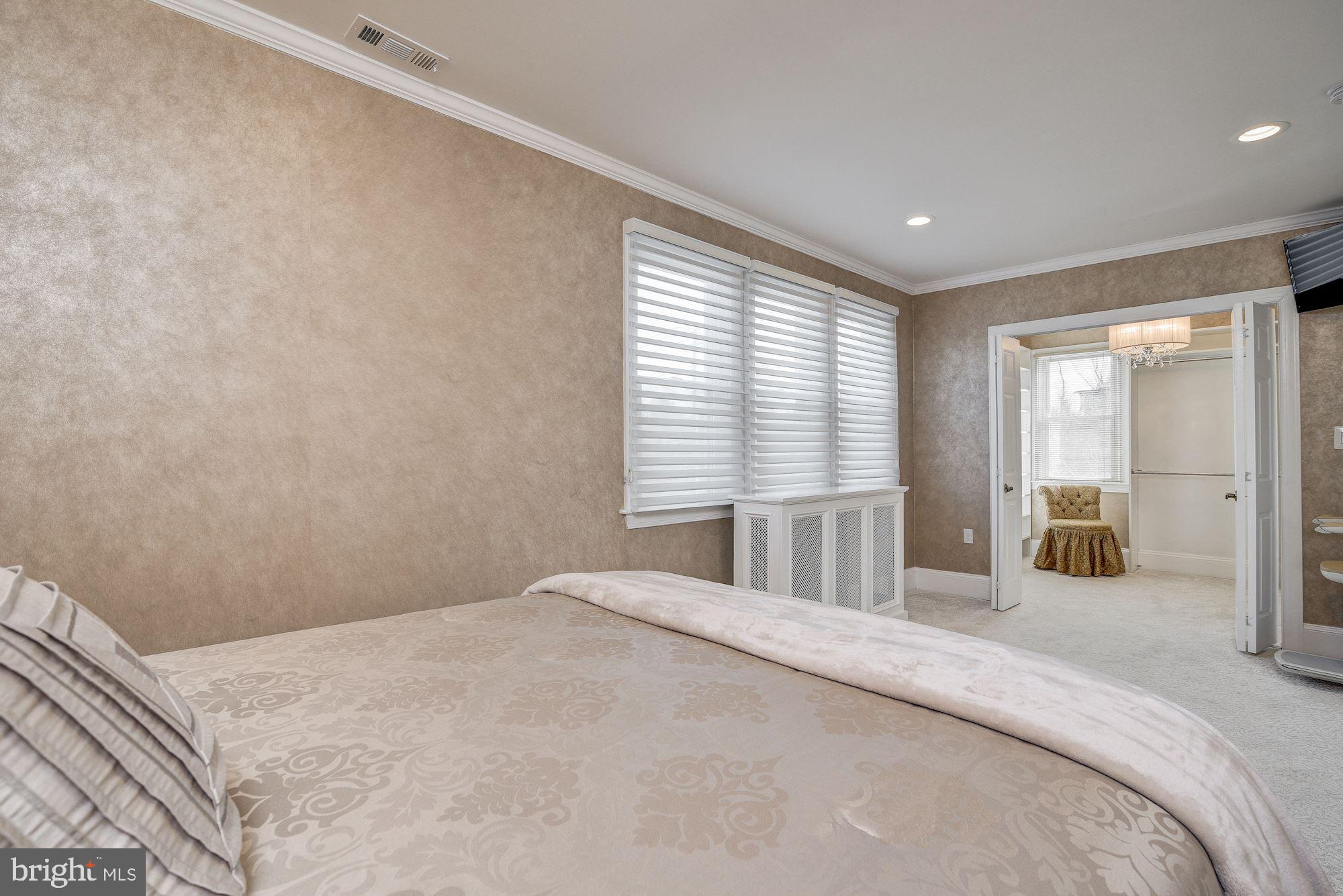 4200 Ridgewood Avenue Baltimore, MD 21215 - Photo 21 of 48 Primary Bedroom