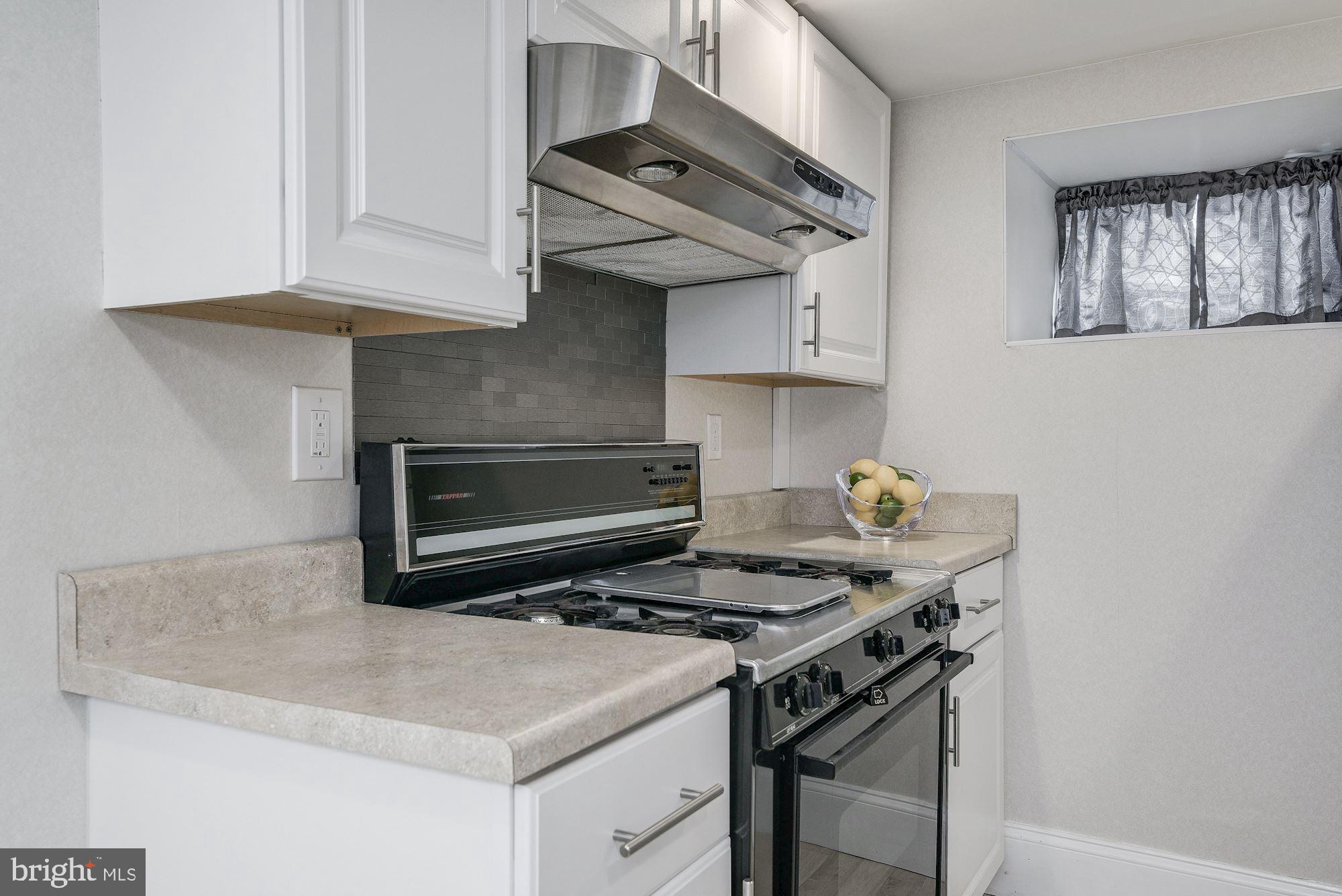 4200 Ridgewood Avenue Baltimore, MD 21215 - Photo 35 of 48 Kitchenette