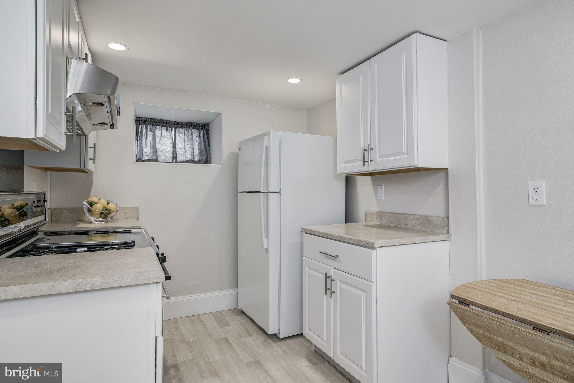 4200 Ridgewood Avenue Baltimore, MD 21215 - Photo 36 of 48 Kitchenette