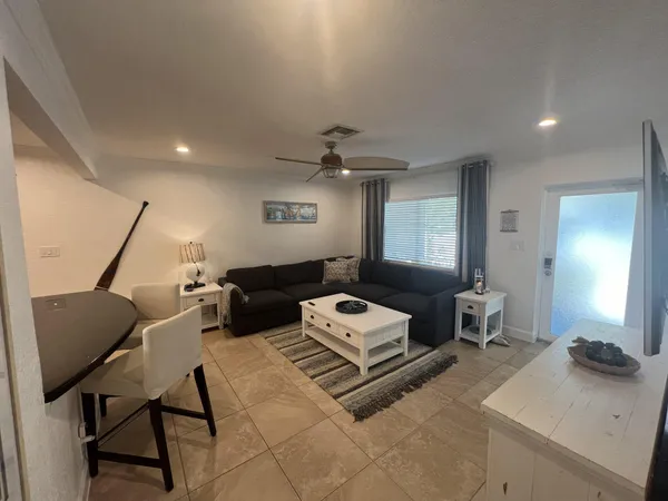 $5,000 | 468 West Ocean Avenue, Boynton Beach, FL 33435