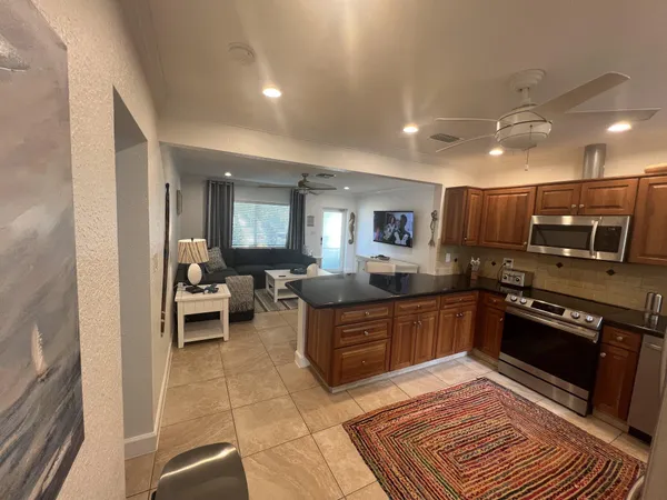 $5,000 | 468 West Ocean Avenue, Boynton Beach, FL 33435