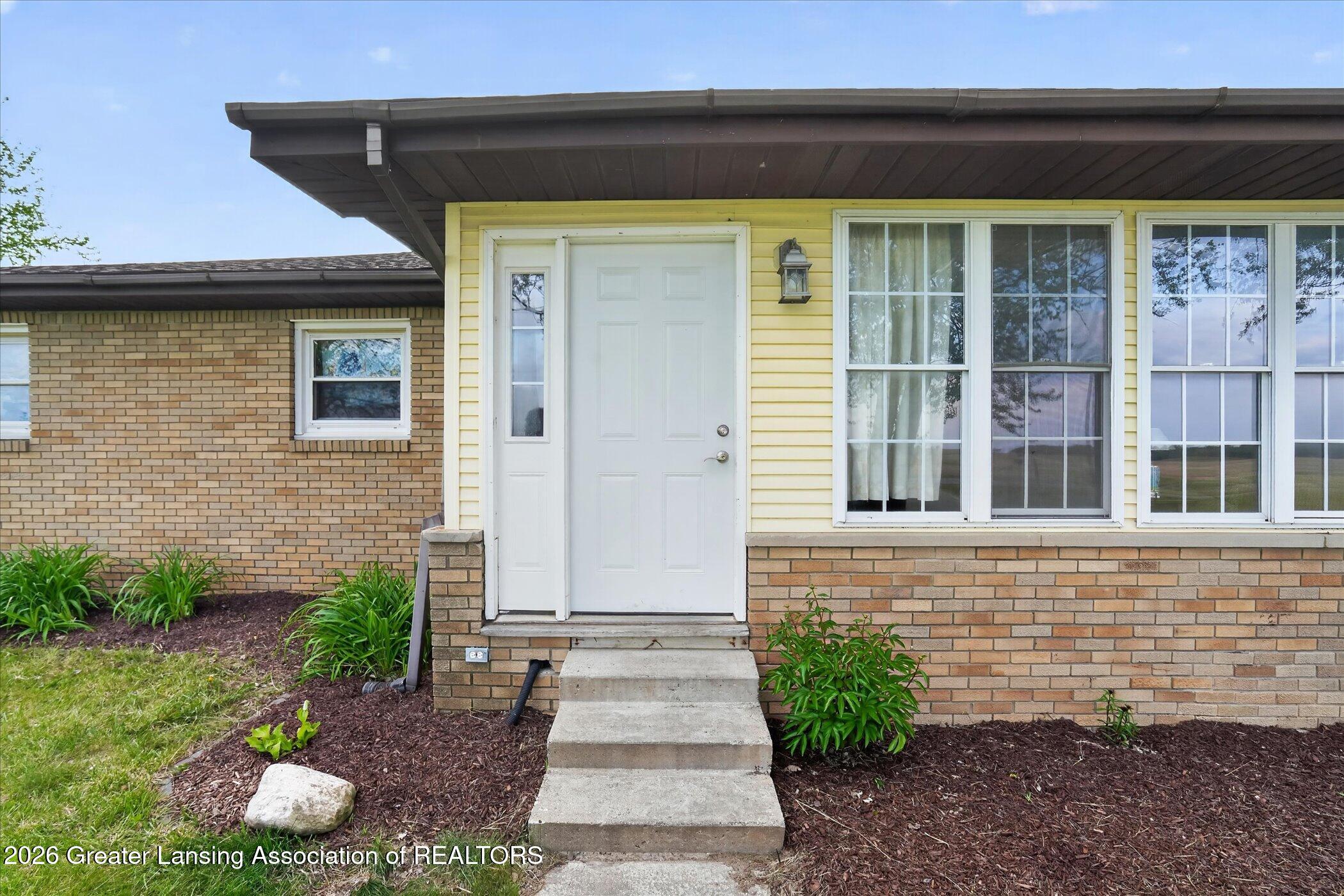 10970 Airport Road Dewitt, MI 48820 - Photo 5 of 53 05-10970-Airport-Rd-DeWitt-Windowstill