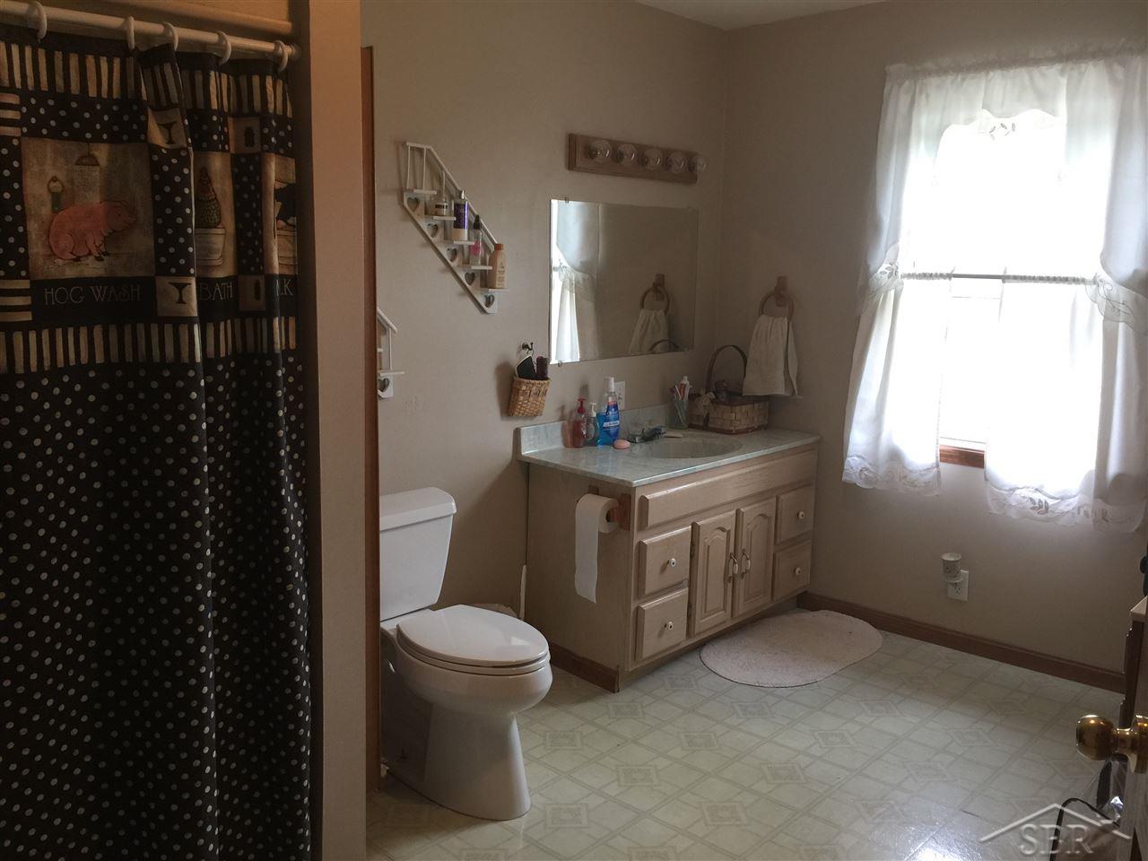 13860 Baumgartner Road St. Charles, MI 48655 - Photo 9 of 16 31310478-8.JPG