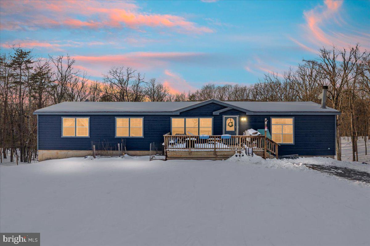 Welcome home to 1501 S Timber Ridge Road!