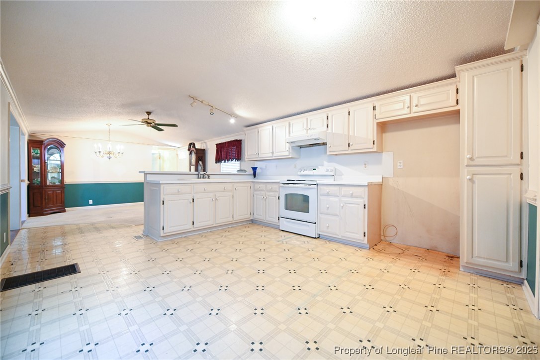 1283 Savannah Hill Road Dunn, NC 28334 - Photo 10 of 50 Gallery Image 10