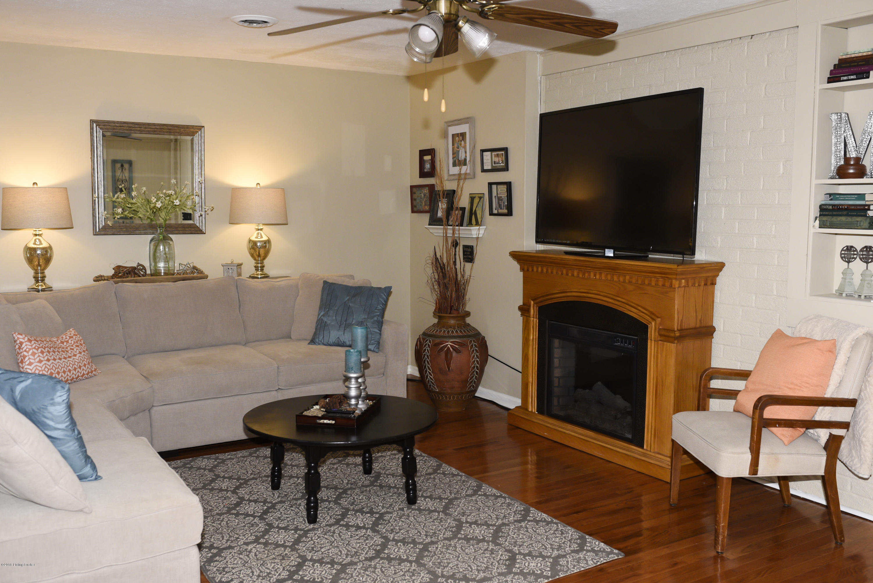 8200 Virginia Road Louisville, KY 40258 - Photo 33 of 50 Family room 2
