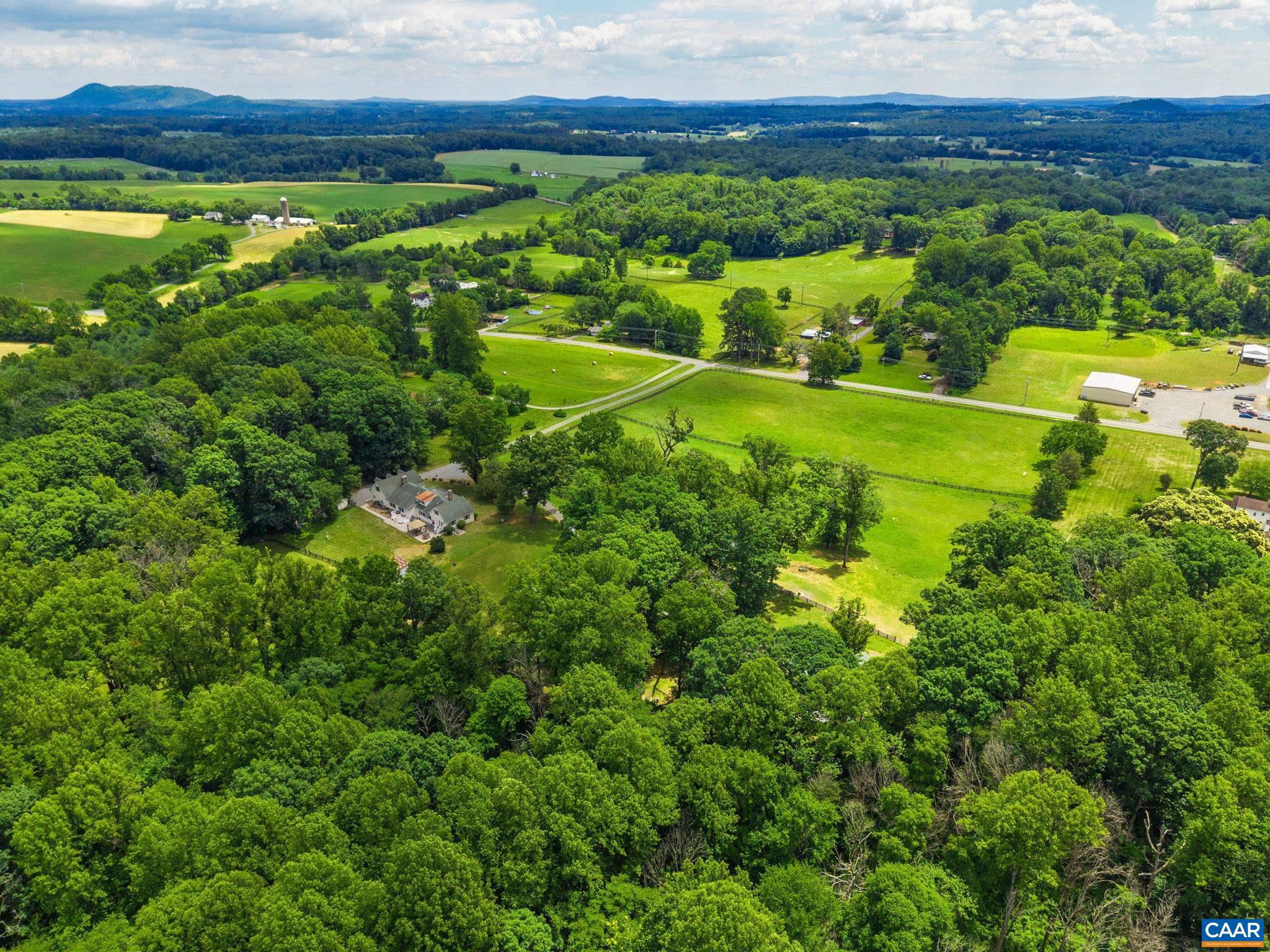 295 Fairground Road Pratts, VA 22731 - Photo 3 of 62