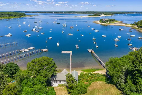 $2,495,000 | 250 Scraggy Neck Road, Cataumet, MA 02534