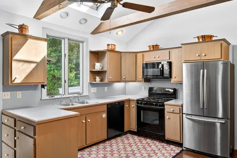 $2,495,000 | 250 Scraggy Neck Road, Cataumet, MA 02534