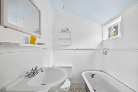 $2,495,000 | 250 Scraggy Neck Road, Cataumet, MA 02534