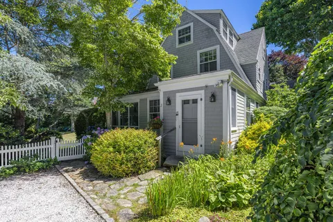 $2,495,000 | 250 Scraggy Neck Road, Cataumet, MA 02534