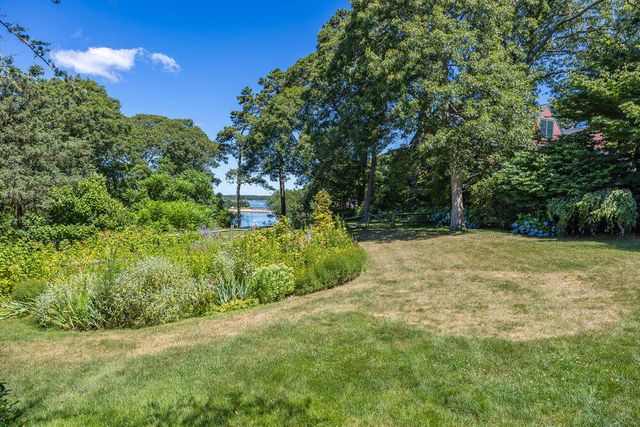 $2,495,000 | 250 Scraggy Neck Road, Cataumet, MA 02534