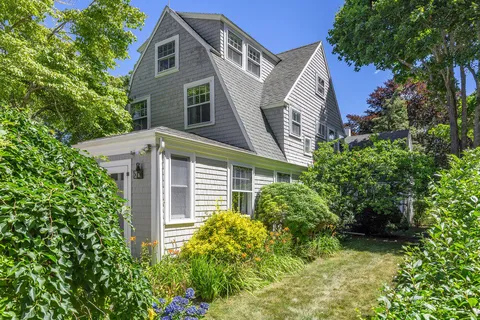 $2,495,000 | 250 Scraggy Neck Road, Cataumet, MA 02534