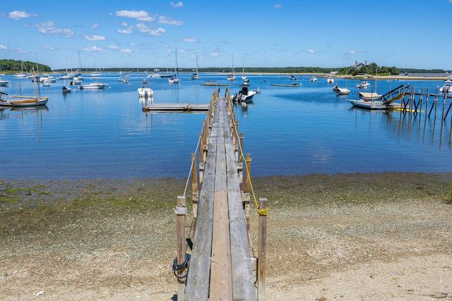 $2,495,000 | 250 Scraggy Neck Road, Cataumet, MA 02534