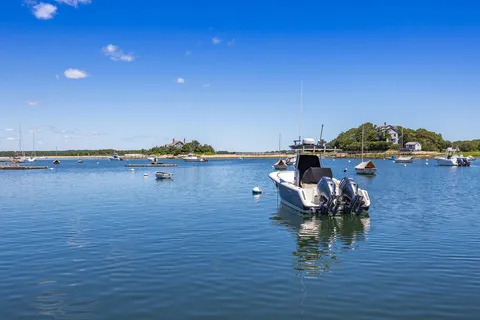 $2,495,000 | 250 Scraggy Neck Road, Cataumet, MA 02534