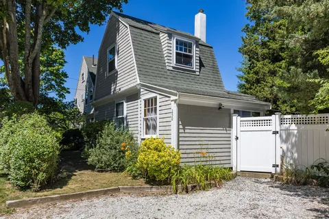 $2,495,000 | 250 Scraggy Neck Road, Cataumet, MA 02534