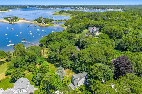 $2,495,000 | 250 Scraggy Neck Road, Cataumet, MA 02534