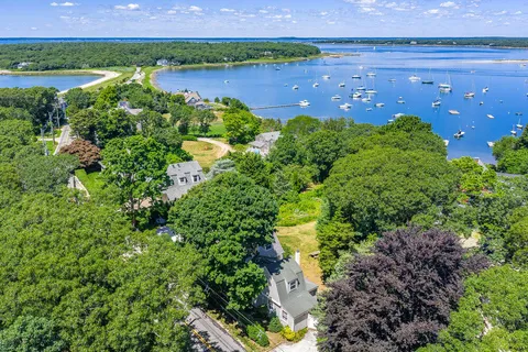 $2,495,000 | 250 Scraggy Neck Road, Cataumet, MA 02534