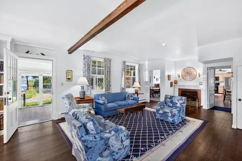 $2,495,000 | 250 Scraggy Neck Road, Cataumet, MA 02534