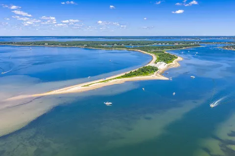 $2,495,000 | 250 Scraggy Neck Road, Cataumet, MA 02534