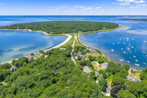 $2,495,000 | 250 Scraggy Neck Road, Cataumet, MA 02534