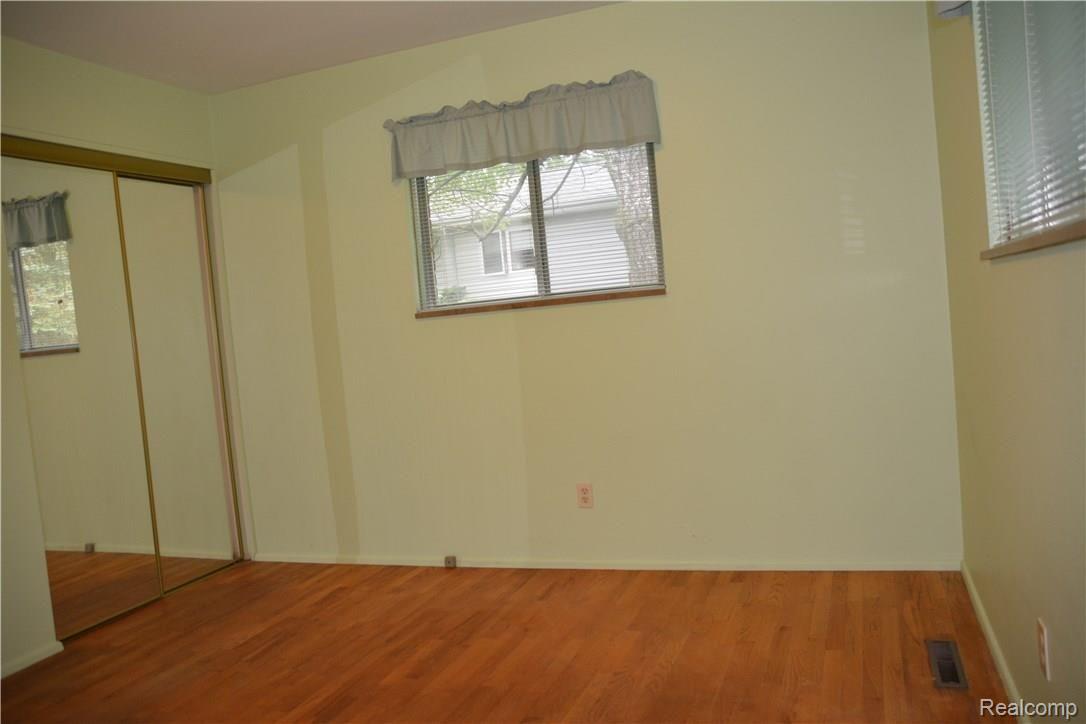 4428 South Linden Road Flint, MI 48507 - Photo 17 of 22 DSC_0708.JPG