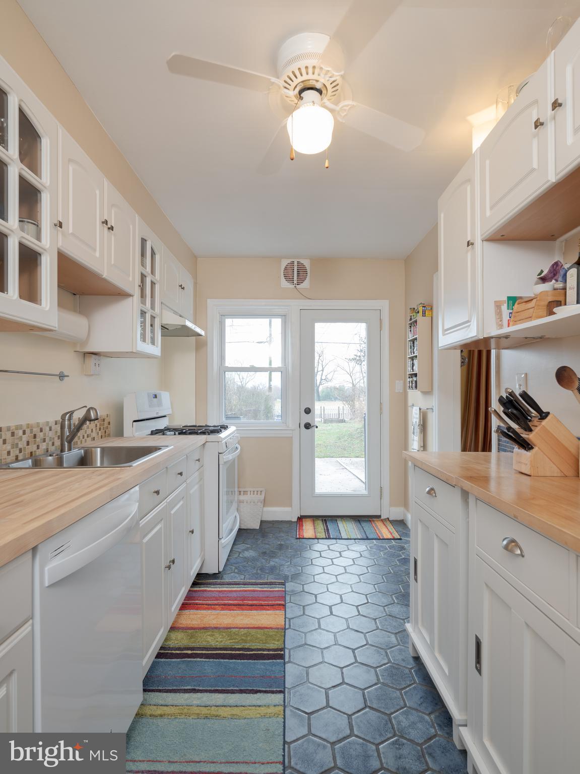 221 Overbrook Road Baltimore, MD 21212 - Photo 14 of 39 Kitchen