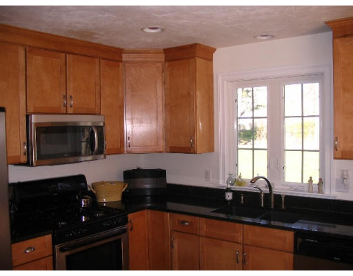 4 Mary Road North Reading, MA 01864 - Photo 6 of 20 Gallery Image 6