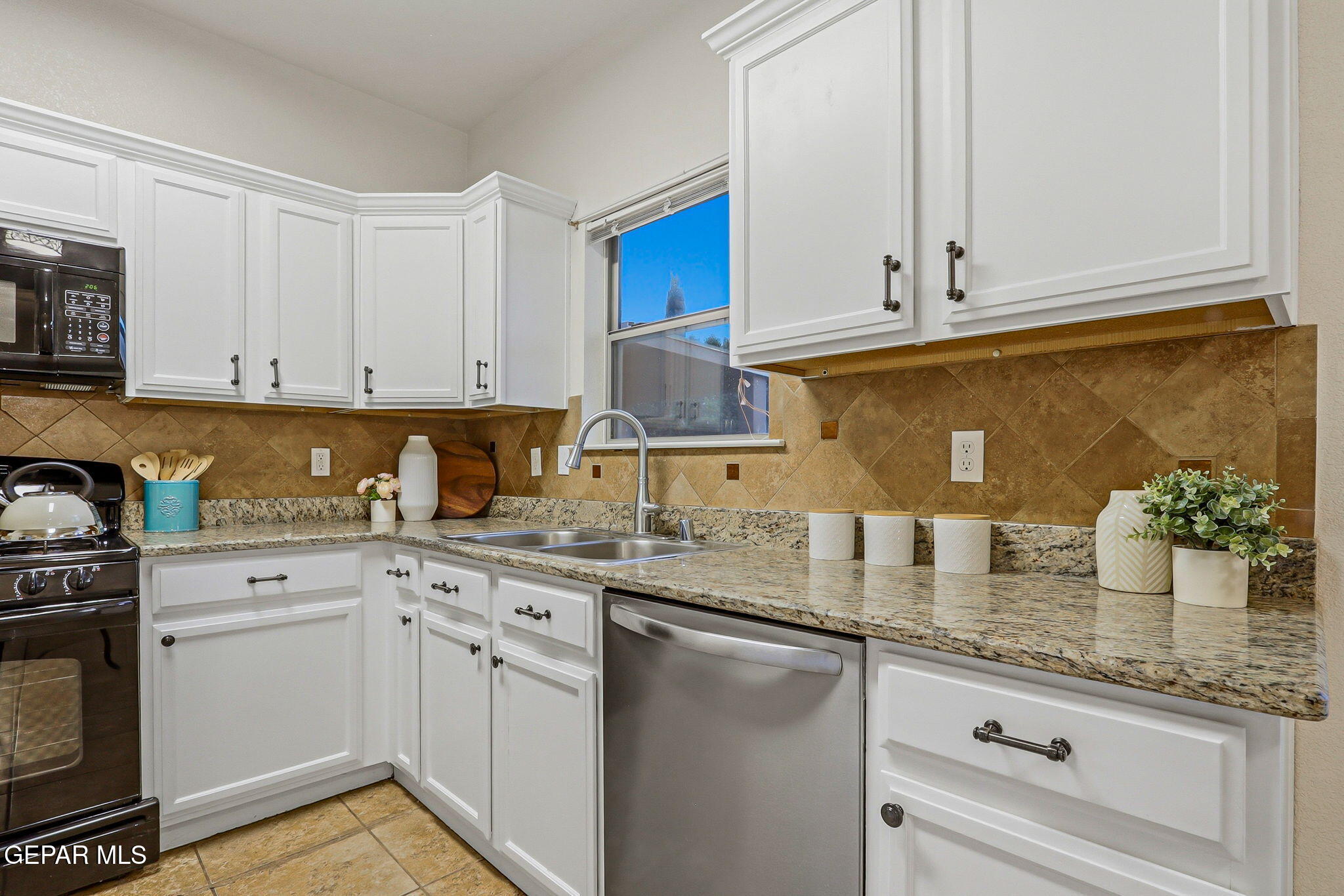 5024 Copper Ranch Avenue El Paso, TX 79934 - Photo 16 of 57 36-web-or-mls-IMG_9584