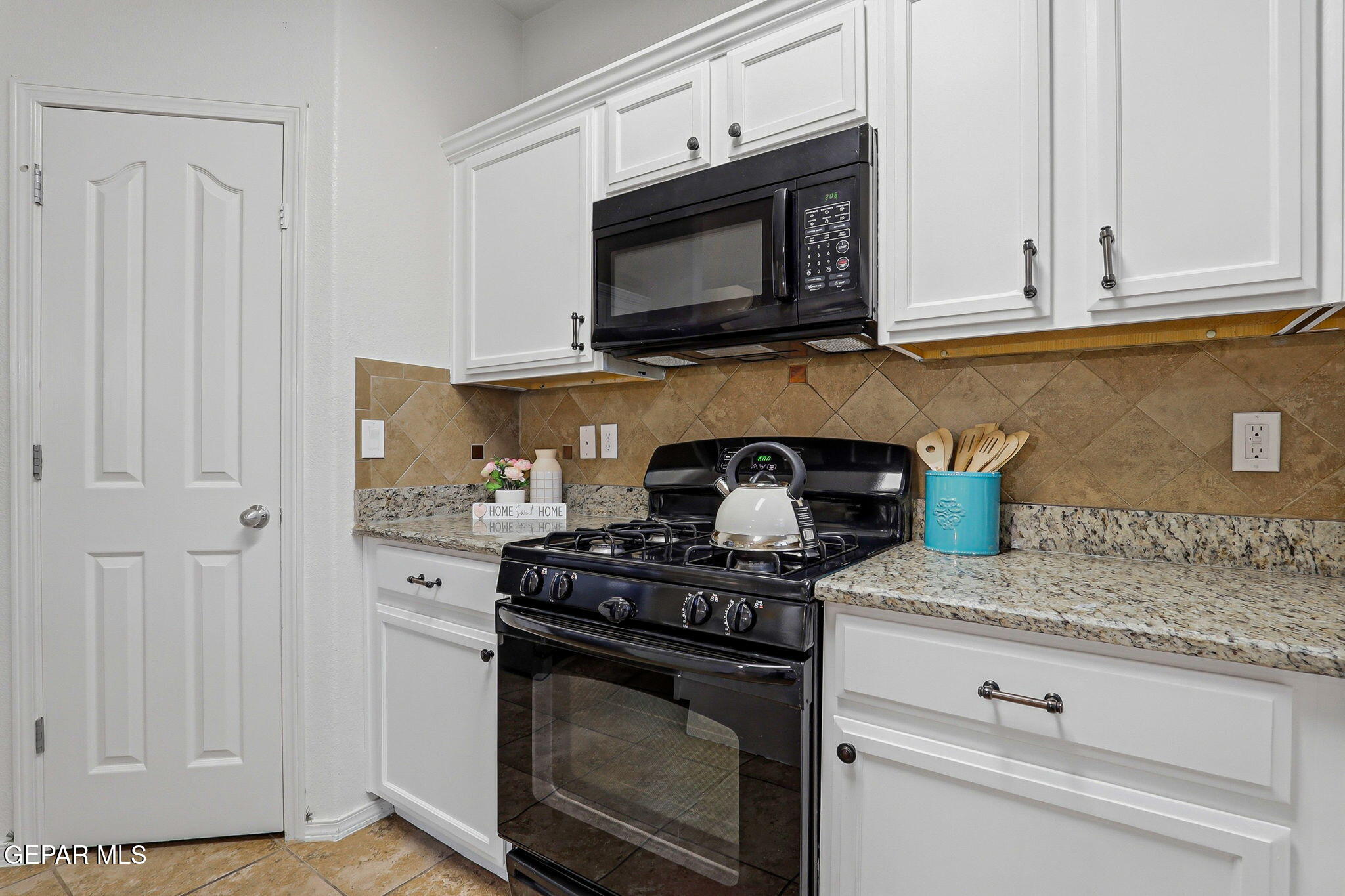 5024 Copper Ranch Avenue El Paso, TX 79934 - Photo 17 of 57 37-web-or-mls-IMG_9591