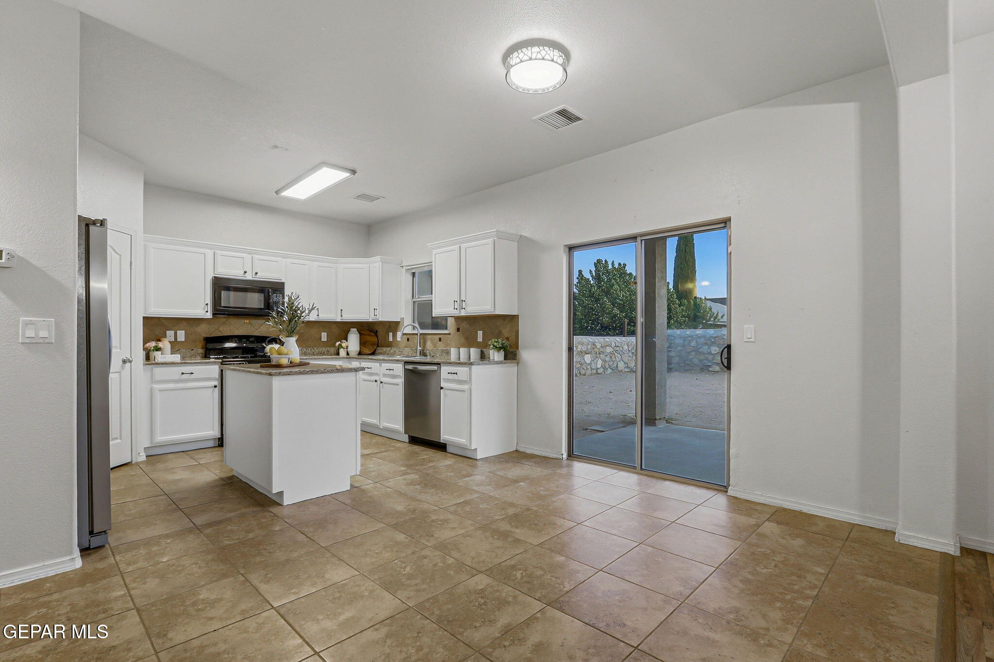 5024 Copper Ranch Avenue El Paso, TX 79934 - Photo 20 of 57 31-web-or-mls-IMG_9549