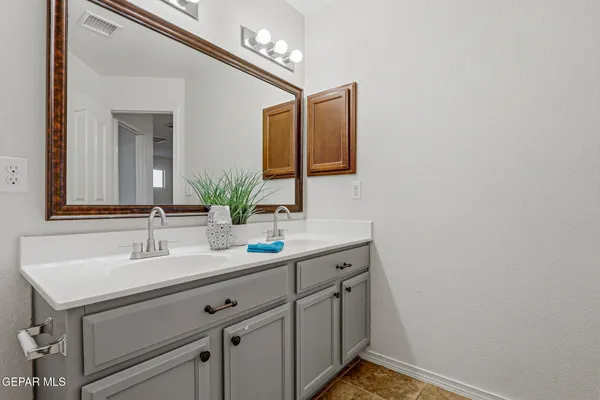 $299,999 | 5024 Copper Ranch Avenue, El Paso, TX 79934