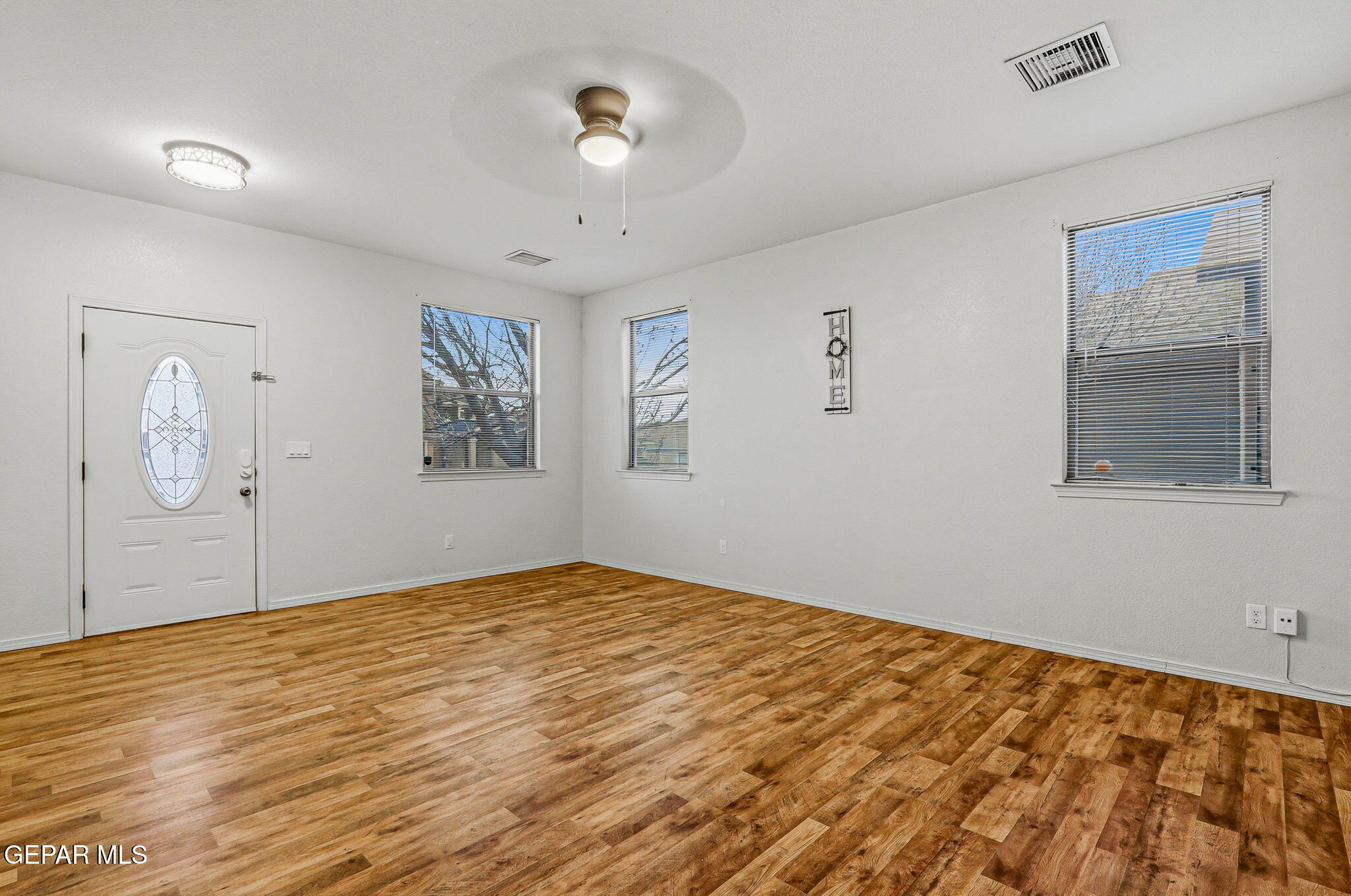 5024 Copper Ranch Avenue El Paso, TX 79934 - Photo 7 of 57 25-web-or-mls-IMG_9507 (1)