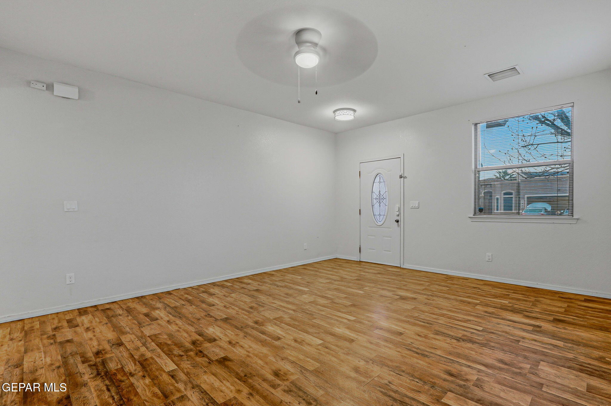 5024 Copper Ranch Avenue El Paso, TX 79934 - Photo 9 of 57 26-web-or-mls-IMG_9514