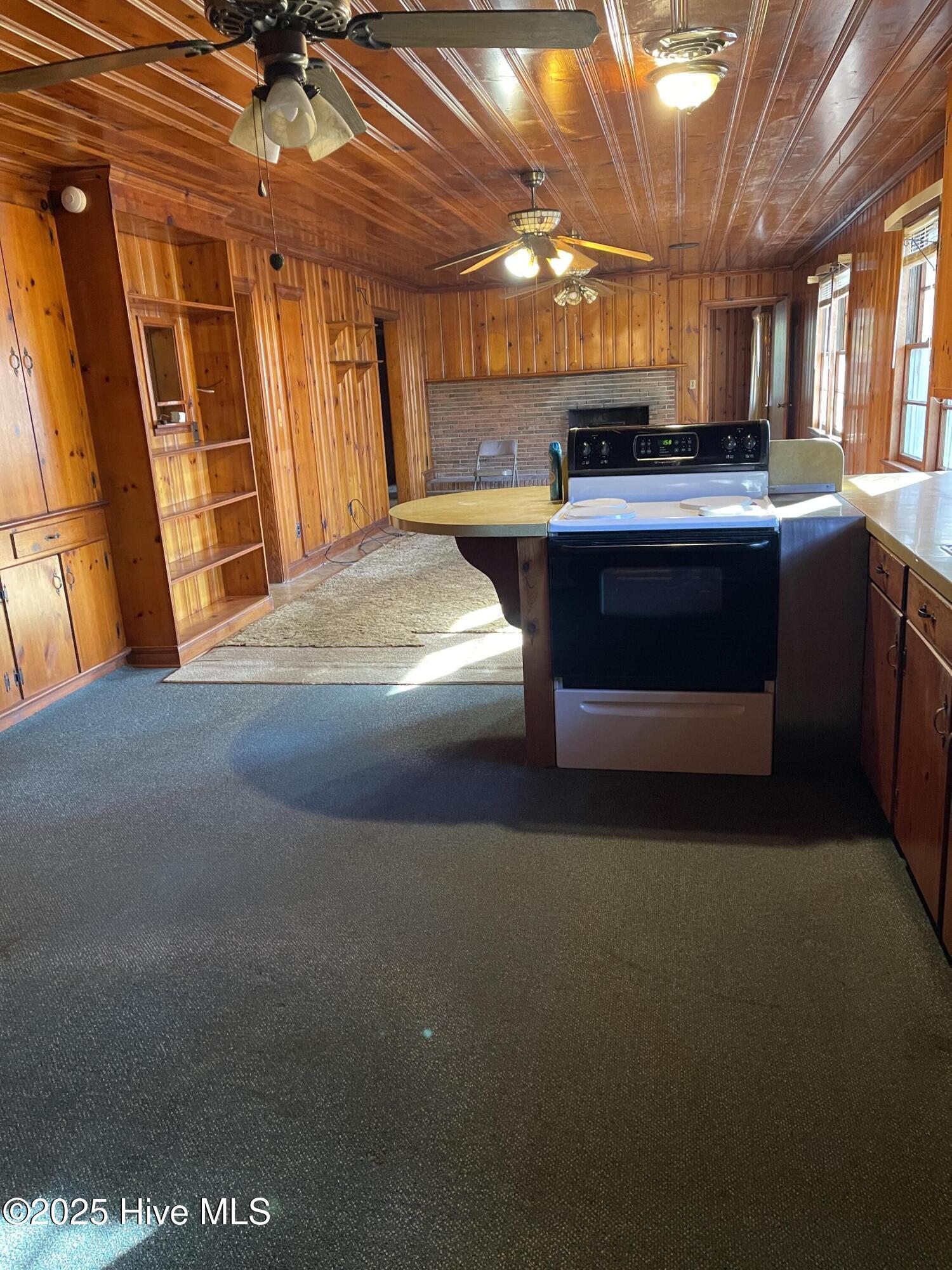 5134 Greenpine Road Farmville, NC 27828 - Photo 9 of 21 Kitchen Family Roo combo