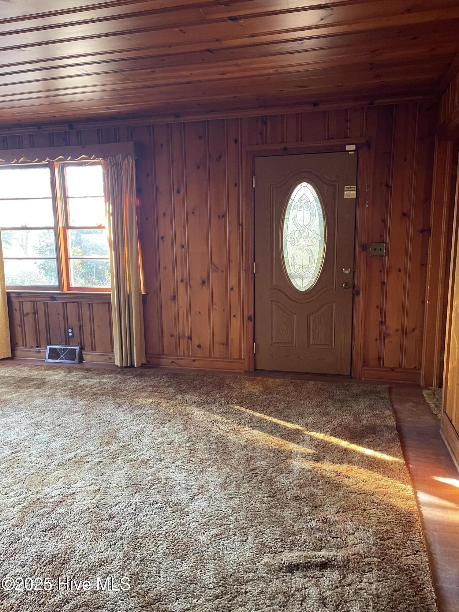 5134 Greenpine Road Farmville, NC 27828 - Photo 10 of 21 Living Room