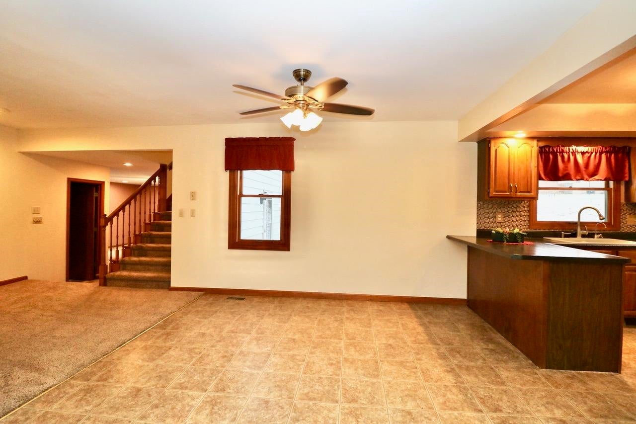 2473 Radford Road Dubuque, IA 52002 - Photo 9 of 45 Gallery Image 9