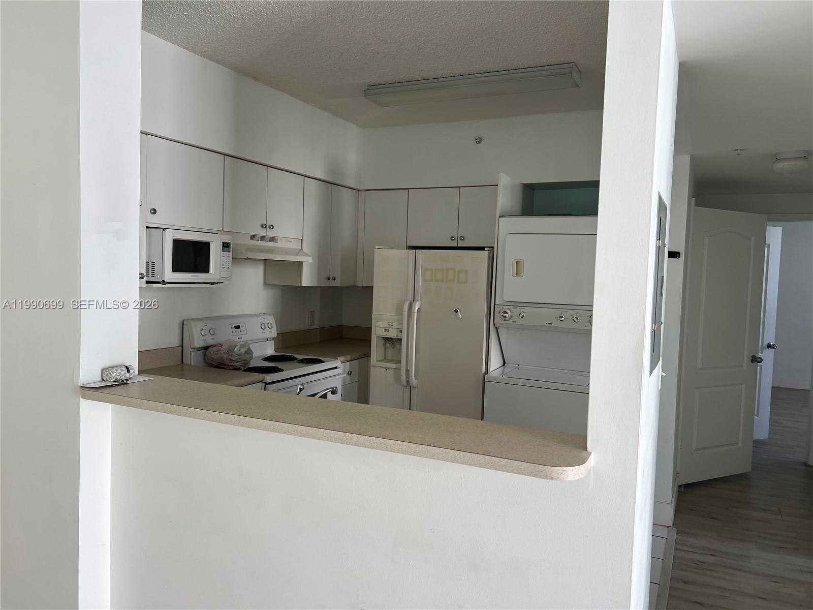 5091 Northwest 7th Street, Unit 1010 Miami, FL 33126 - Photo 3 of 28
